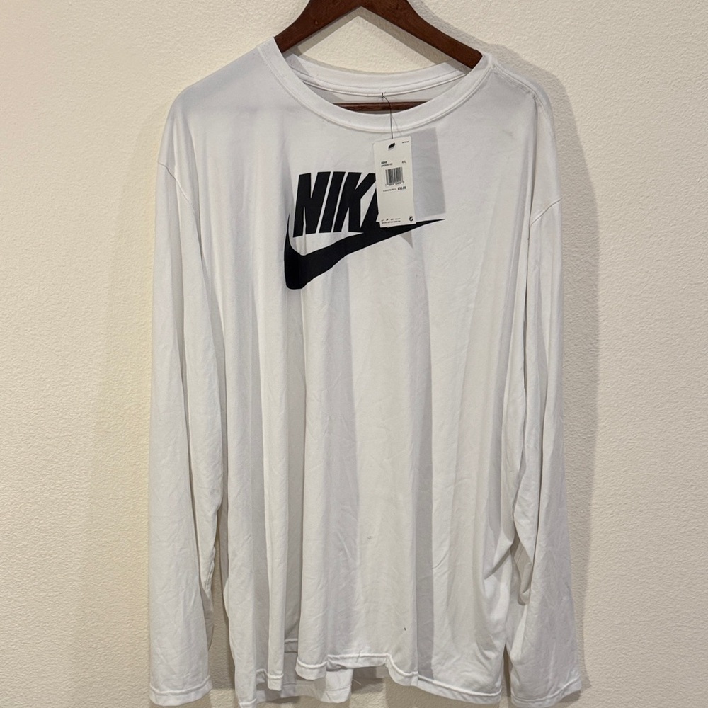 Nike Men's Classic White Long Sleeve Tee